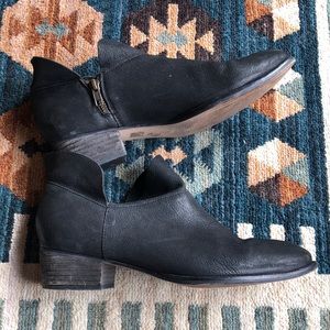 Seychelles Leather Ankle Booties
